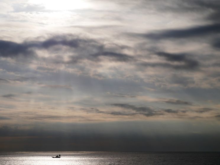 В Черном море задержано украинское рыболовецкое судно, четырех моряков удерживают в Севастополе &ndash; Нацполиция
