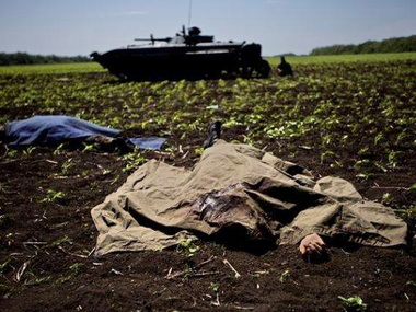 Сестра бойца 79-й аэромобильной бригады: У них нет ни еды, ни боеприпасов, они просто зарываются в землю и сидят