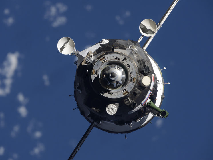 ﻿Рогозін не відкидає, що дірку в космічному кораблі "Союз" просвердлили в космосі