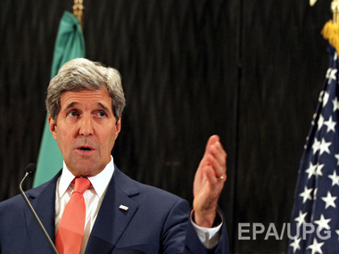 Керри потребовал от РФ прекратить поставки оружия боевикам в Украине