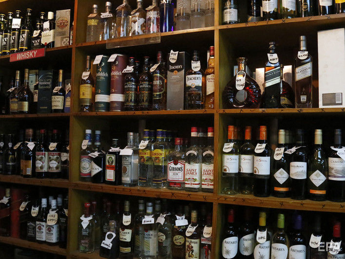 ﻿Кабмін України підвищив мінімальні ціни на алкоголь
