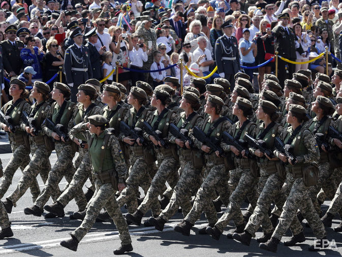 Украинский парламент уравнял в правах женщин и мужчин в армии