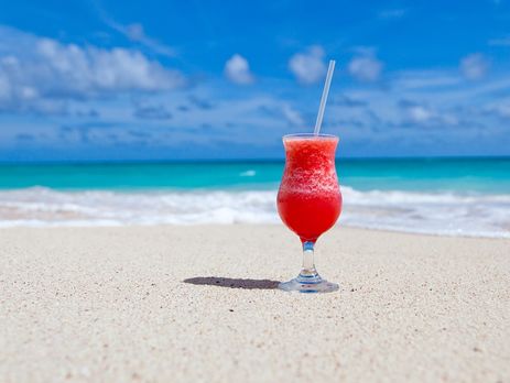 В 2017–2018 годах украинские чиновники задекларировали 9 млн грн расходов на отдых, еще 52 млн им было выплачено в качестве отпускных. Инфографика