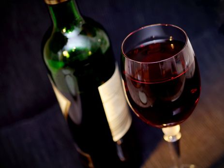 Сколько в Украине будет стоить бутылка вина, водки или коньяка. Инфографика