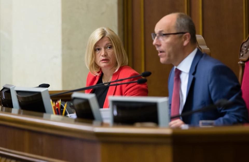 Когда в Украине избили студентов, на улицы вышли миллионы. А где родители смелых детей из РФ? Они хоть вышли на пикет?