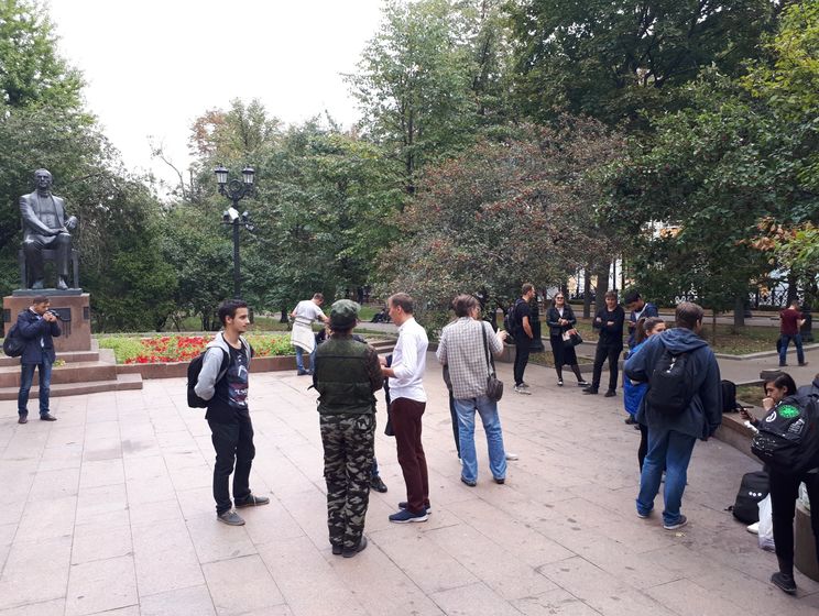 В Москве полиция провела новые задержания участников бессрочного протеста