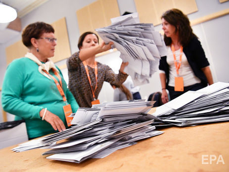 На парламентских выборах в Швеции победили социал-демократы, правая антииммигрантская партия заняла третье место