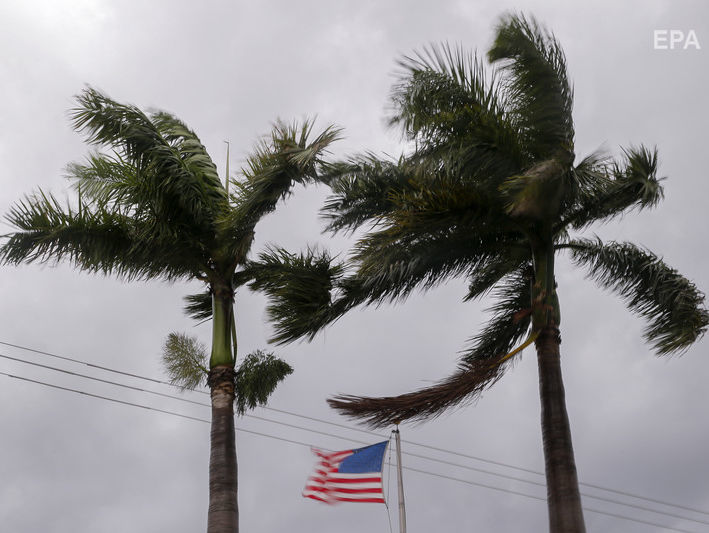 ﻿Ураган "Флоренс" у західній Атлантиці досяг четвертої категорії, прибережні райони США готуються до евакуації