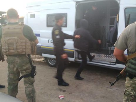 Аваков заявил, что по подозрению в рейдерском захвате элеватора в Харьковской области будет задержан экс-руководитель 