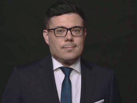 Представляю, как Путин, давясь от смеха, пересматривал и перекручивал по много раз видеообращение Золотова к Навальному