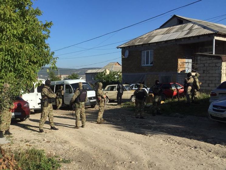 ﻿В анексованому Криму силовики проводять обшук у кримського татарина Бєлялова