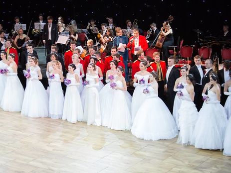 В Лондоне отменили российский бал дебютанток из-за проблем с выдачей виз гостям из РФ