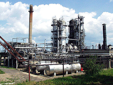 Яценюк хочет купить нефть Одесского НПЗ на публичном конкурсе