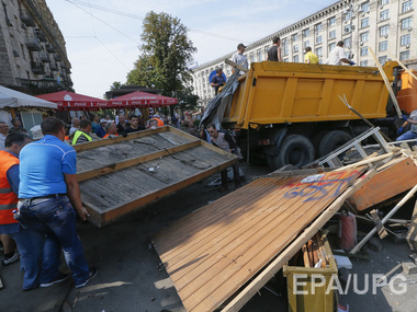 Сцену Майдана готовятся разбирать