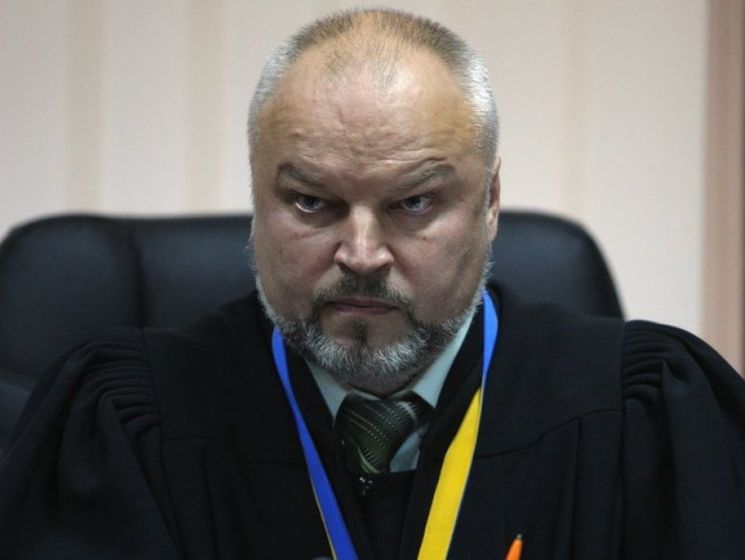 Подозреваемого в нападении на судью Дячука, который ведет дело об убийствах на Майдане, отправили под домашний арест
