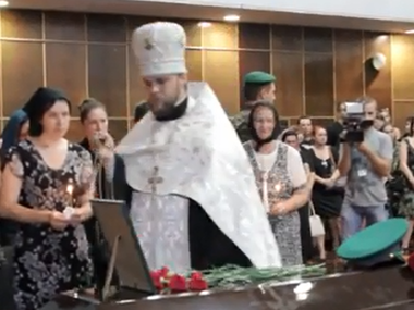 На прощании с погибшим пограничником одесситы возмутились упоминанием в панихиде патриарха Кирилла