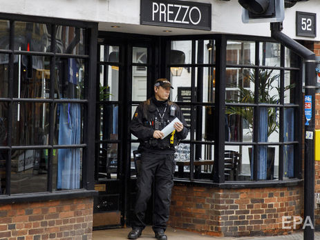 Заболевший после посещения ресторана в Солсбери мужчина находится в критическом состоянии – СМИ