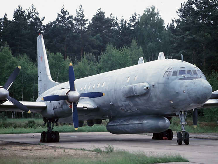 Обломки сбитого над Средиземным морем российского самолета Ил-20 и фрагменты тел военных подняли из воды