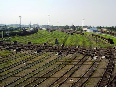 Донецкая железная дорога приостановила движение до Ясиноватой из-за боевых действий