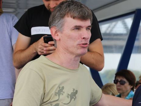 Вакарчуку нельзя больше уворачиваться. С момента включения в политическую рубку никаких скидок на тонкую душевную организацию не предполагается