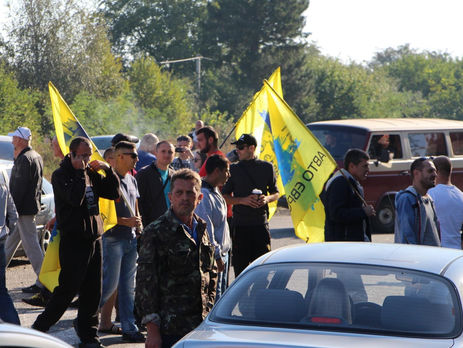 В Полтаве водители авто на еврономерах перекрыли трассу Киев – Харьков