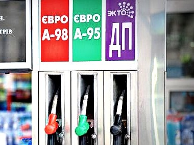 СМИ: В аннексированом Крыму выстроились очереди к АЗС, автомобилисты не могут купить бензин