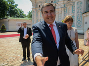 Саакашвили: Для Путина идеально уговорить Украину принять миротворцев; если это не получается, нужно ввести их в любой форме