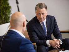 Волкер: Россияне заслуживают свободного общества, прозрачности, безопасности, но их правительство им в этом отказывает