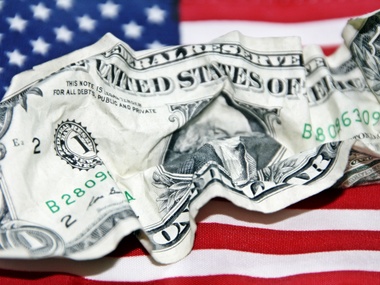 После выходных межбанковский доллар перешел в атаку