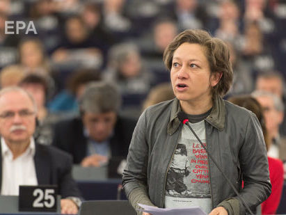 На євродепутата з Італії, яка підтримує "ЛДНР", напали ультраправі