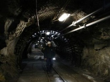В Донецкой области из-за взрыва на шахте погиб один горняк, двое травмированы