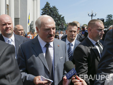 Порошенко и Лукашенко обсудили предстоящую трехстороннюю встречу в Минске