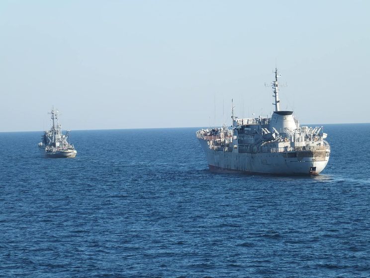 Два корабля ВМС Украины следуют в Бердянск, где станут основой базы украинского флота в Азовском море