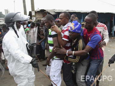 Двое американцев вылечились от лихорадки Эбола