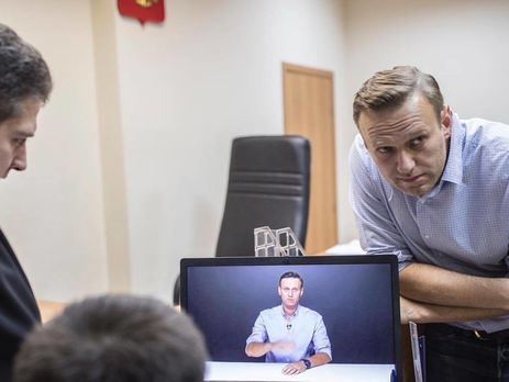 Навальный: Я хотел поесть нормальной еды, а потом посмотреть обращение Золотова, но придется отложить