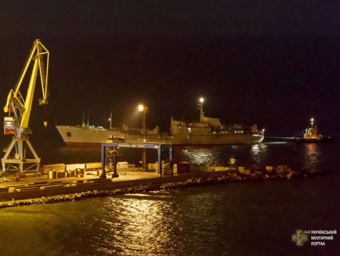 ﻿Два кораблі ВМС України прибули з Одеси в Маріуполь