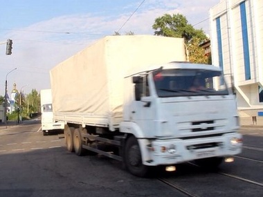 Очевидцы выложили в сеть фотографии российских грузовиков