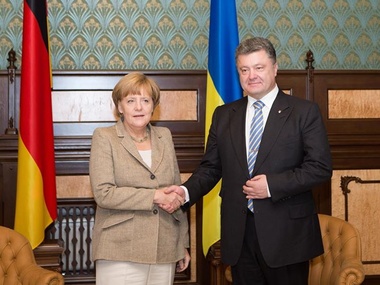 Меркель заверила Порошенко, что Германия поддерживает Украину в сложные времена