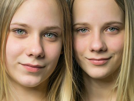 ﻿Як дві краплі: цікаві факти про близнюків
