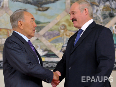 Лукашенко обсудил с Назарбаевым завтрашнюю встречу в Минске