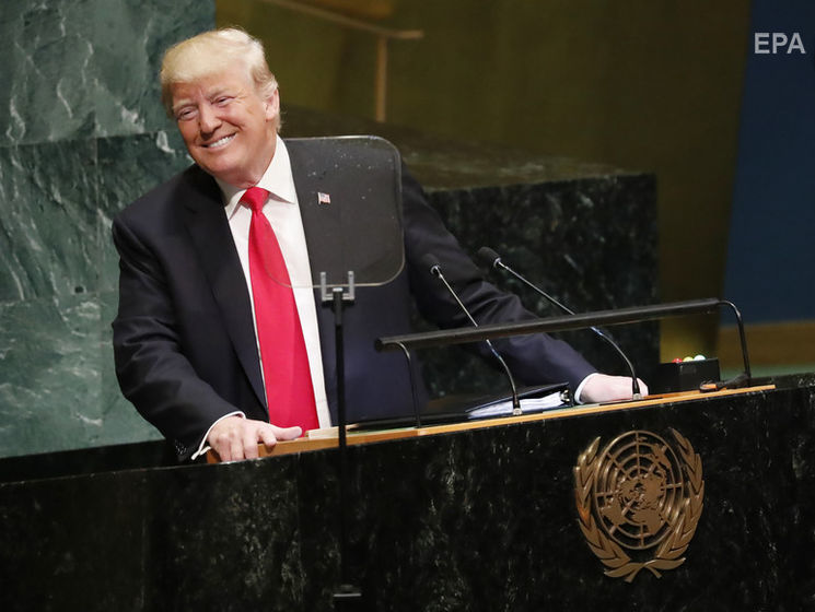 ﻿Трамп під час виступу на сесії Генасамблеї ООН викликав сміх залу, розповідаючи про свої досягнення. Відео