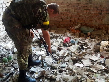 Бойцы батальона "Киев-1" нашли в Славянске бывший штаб боевиков. Фоторепортаж