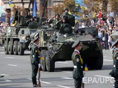 СНБО: Часть военной техники с парада уже прибыла в зону АТО