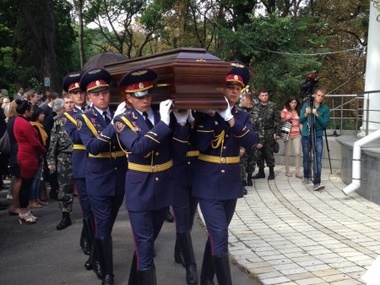 Сегодня на Аскольдовой могиле похоронили добровольца из США