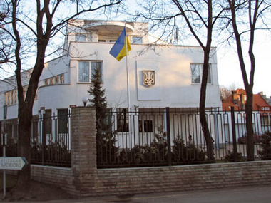 В посольстве Украины в Испании открылась фотовыставка "Необъявленная война России"
