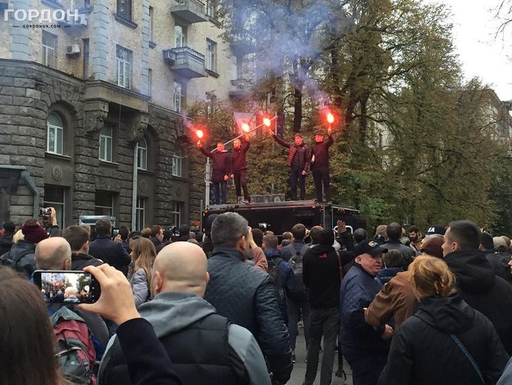В Киеве проходит акция "Ночь на Банковой". Трансляция