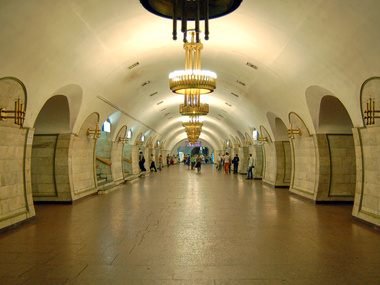 Станция метро "Площадь Льва Толстого" закрыта из-за сообщения о взрывчатке