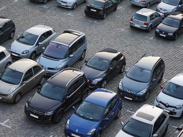 ﻿В Україні набули чинності окремі положення закону про нові правила паркування