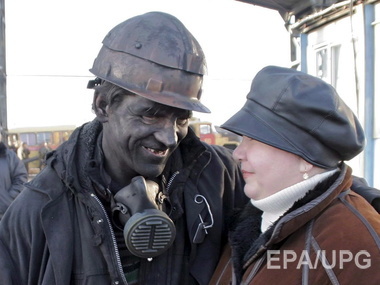 Порошенко пообещал шахтерам мир и восстановление Донбасса