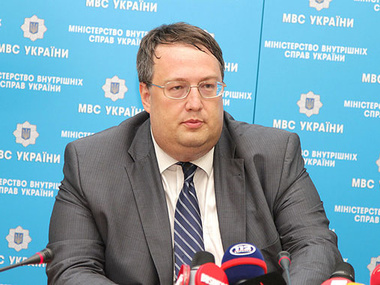 МВД обещает устроить в милицию Славянска всех желающих патриотов